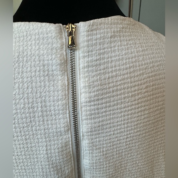 Double Layer White Sleeveless Top - Picture 7 of 8